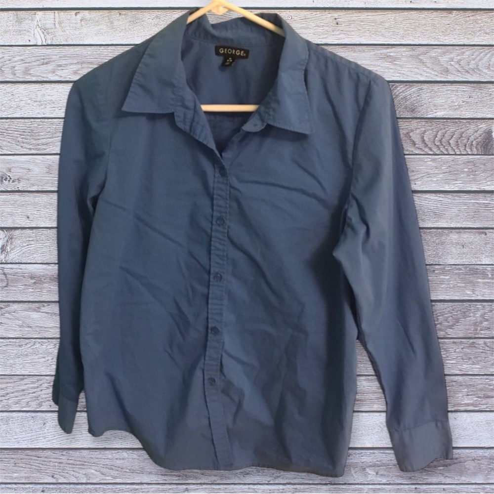 2 for $6 🎉 George blue button down dress shirt medium 8-10